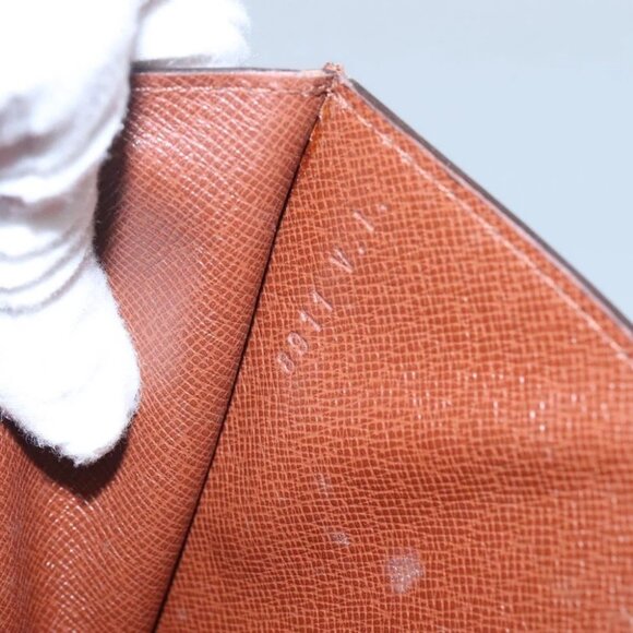 LOUIS VUITTON Epi Montaigne 27 Clutch Bag Brown LV - Picture 14 of 16